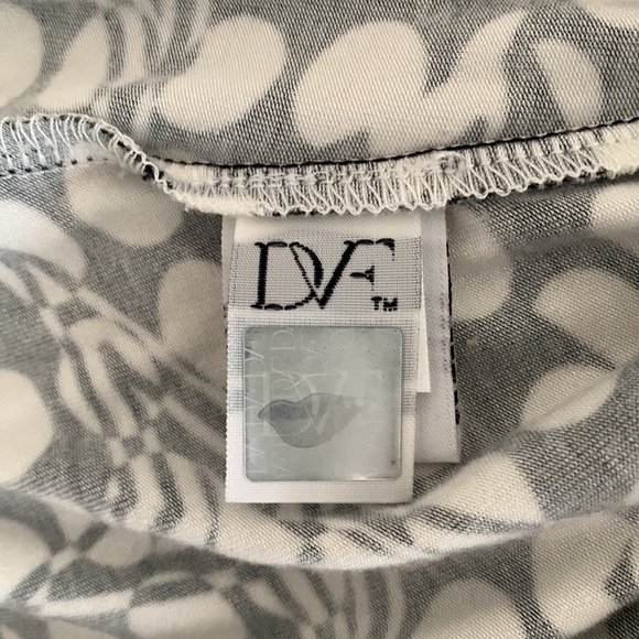 EUC Diane Von Furstenberg wrap dress - Picture 8 of 10